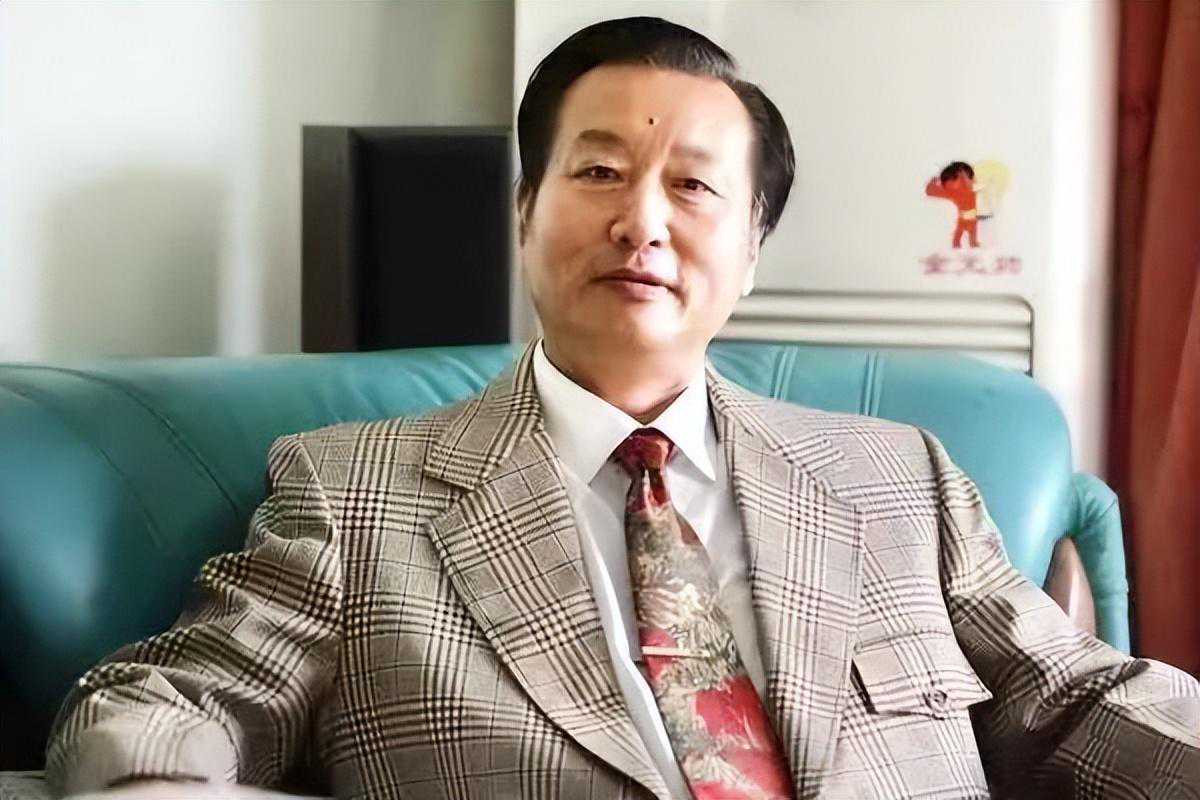 素羽摇风——天津湖社艺术家扇面作品展（三）