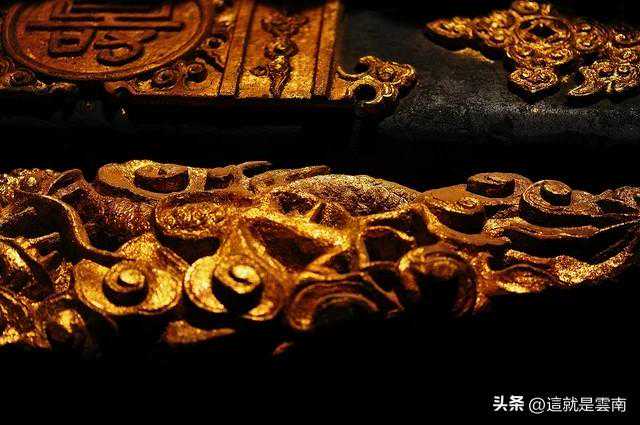 巍峨轩昂的金殿