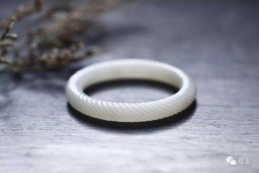 玉手镯的价格，有这些规律可循！