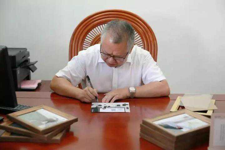 从校长的暖心礼物中体味衢州一中温度，小欢喜从不缺席