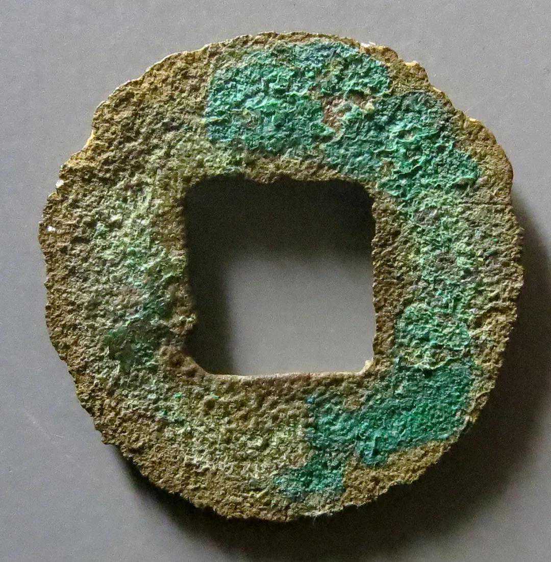 传形钱币数量稀少价值高，那么什么样的钱币叫传形钱？