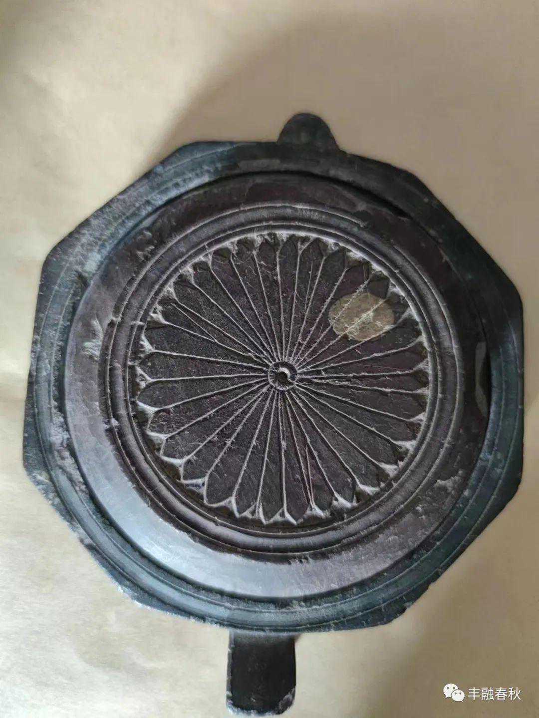 秦国杰｜民国时期茶壶型菊花盖八棱易水砚