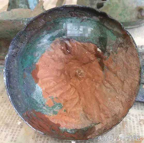 如何看青铜器的范土、范芯