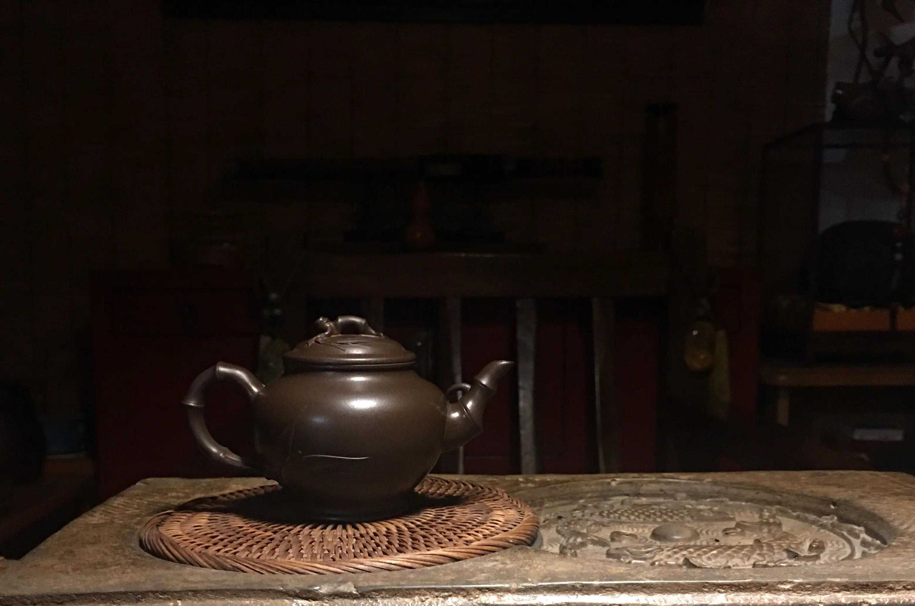 厂壶中的战斗机