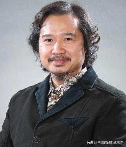 匠人匠心，传承文化——紫砂艺术大师周寅健