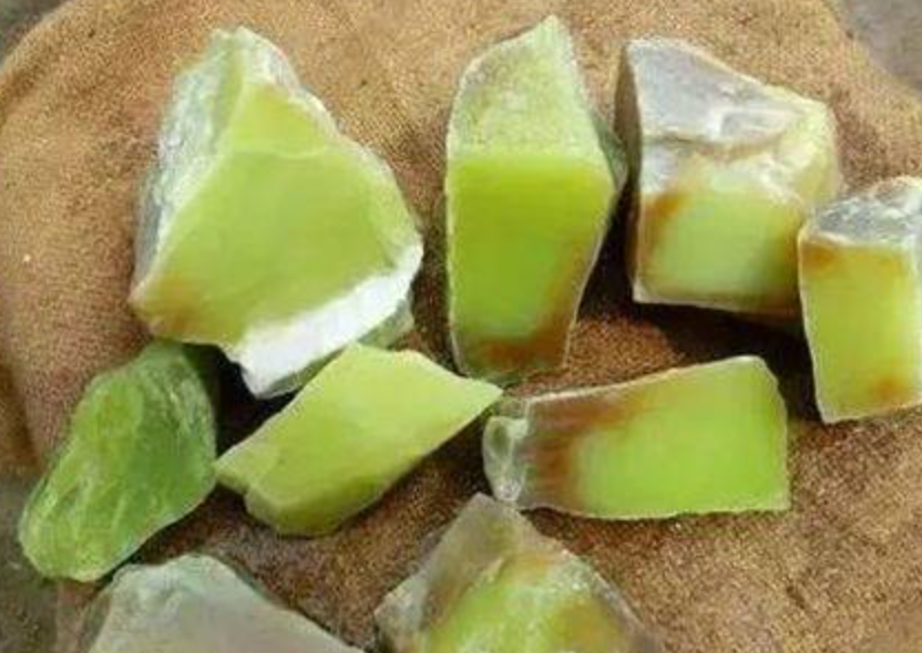 和田玉八大玉种—黄玉详解