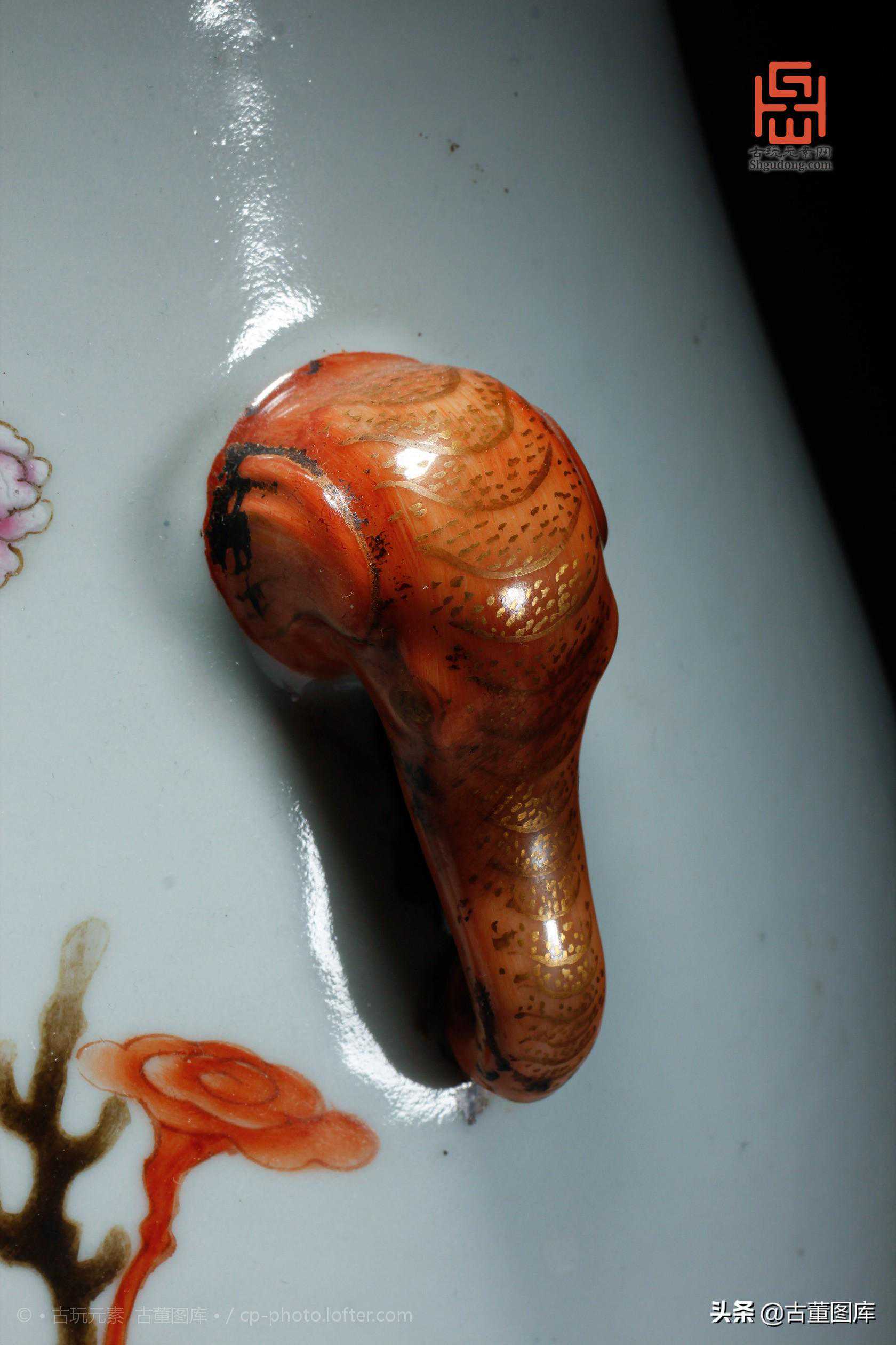 民国粉彩人物大象耳尊