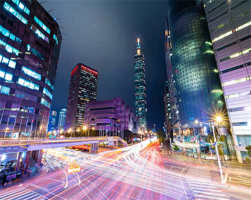 残健同写春联贺新年