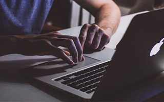 82岁老画家鲁石个展亮相中国国家画院美术馆